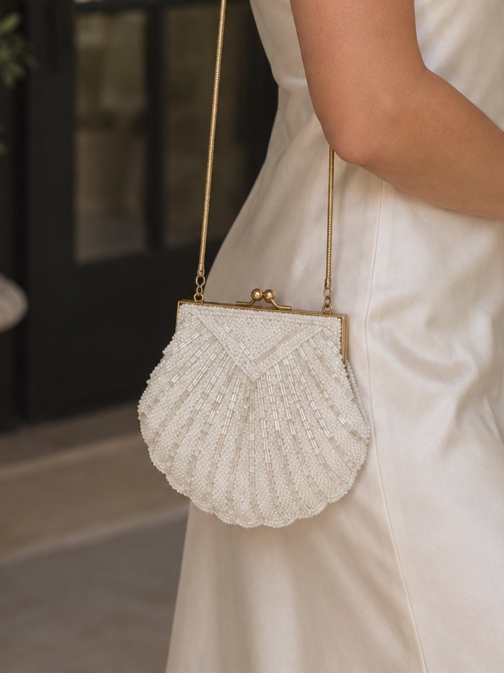 Vintage 1980s Carla Marchi White Beaded Evening Bag Shell Purse Gold Chain